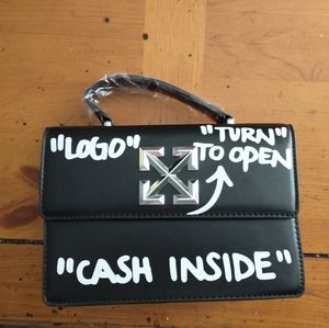 Black cash inside purse